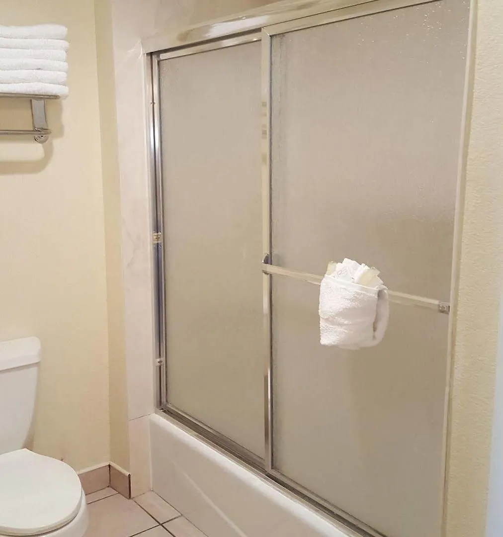 Travel Plaza Inn Compton 2*,  United States