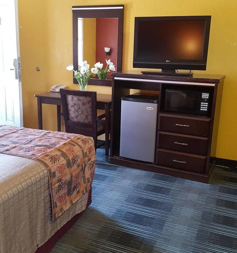 Travel Plaza Inn Compton 2*,