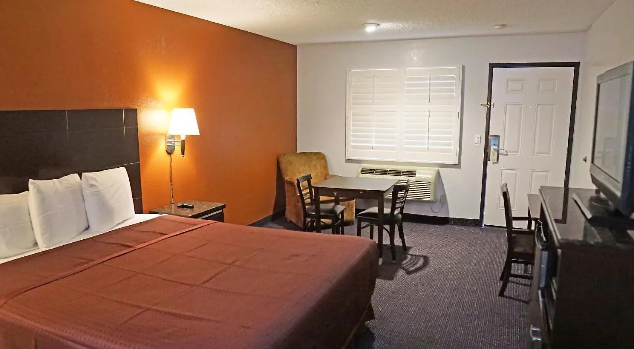 Travel Plaza Inn Compton