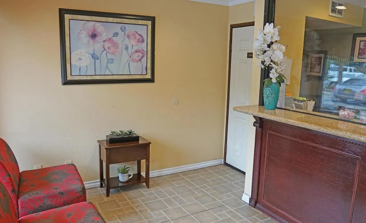 Travel Plaza Inn Compton 2*,